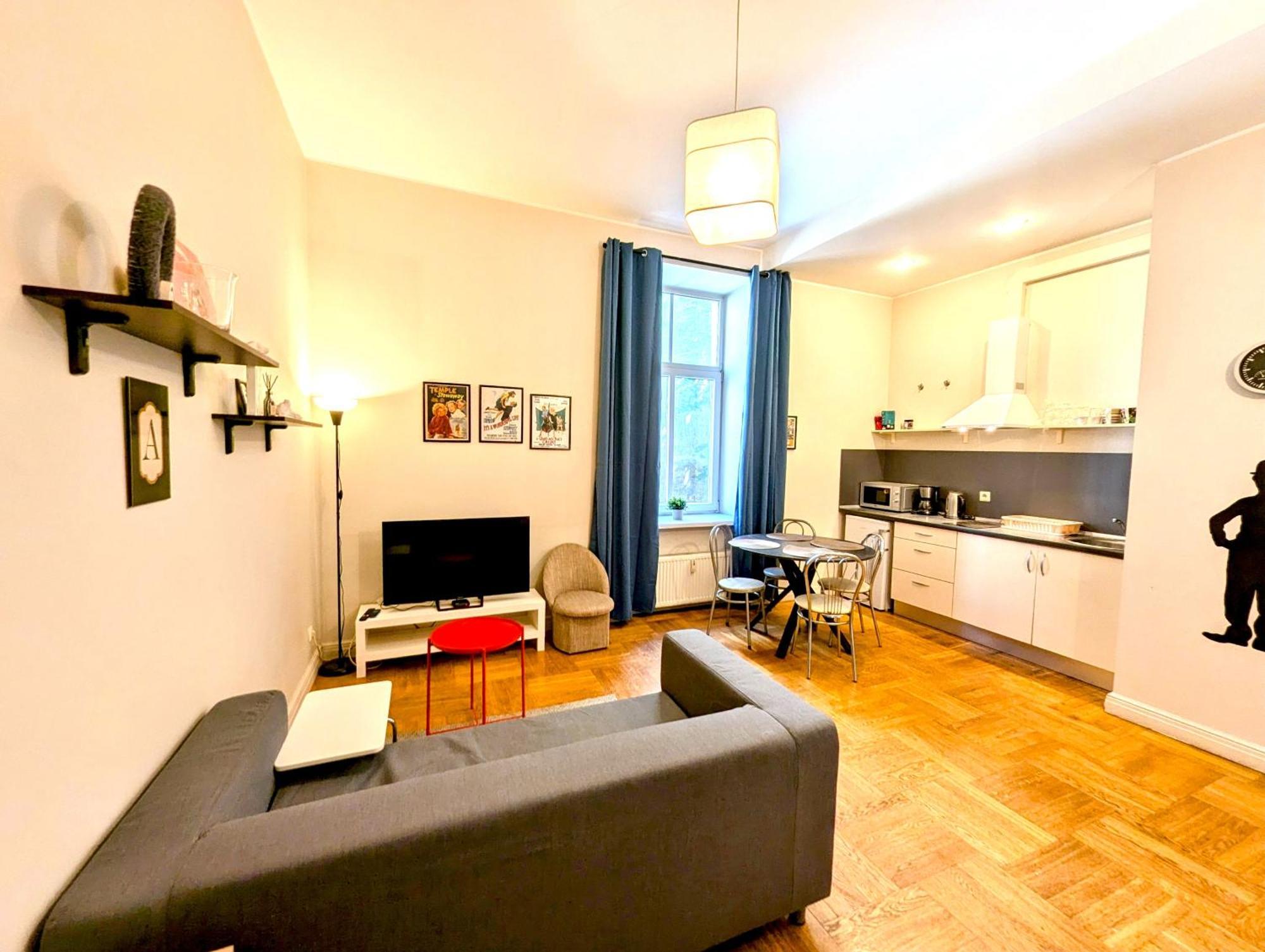 Apartment Dzirnavu Downtown In Center