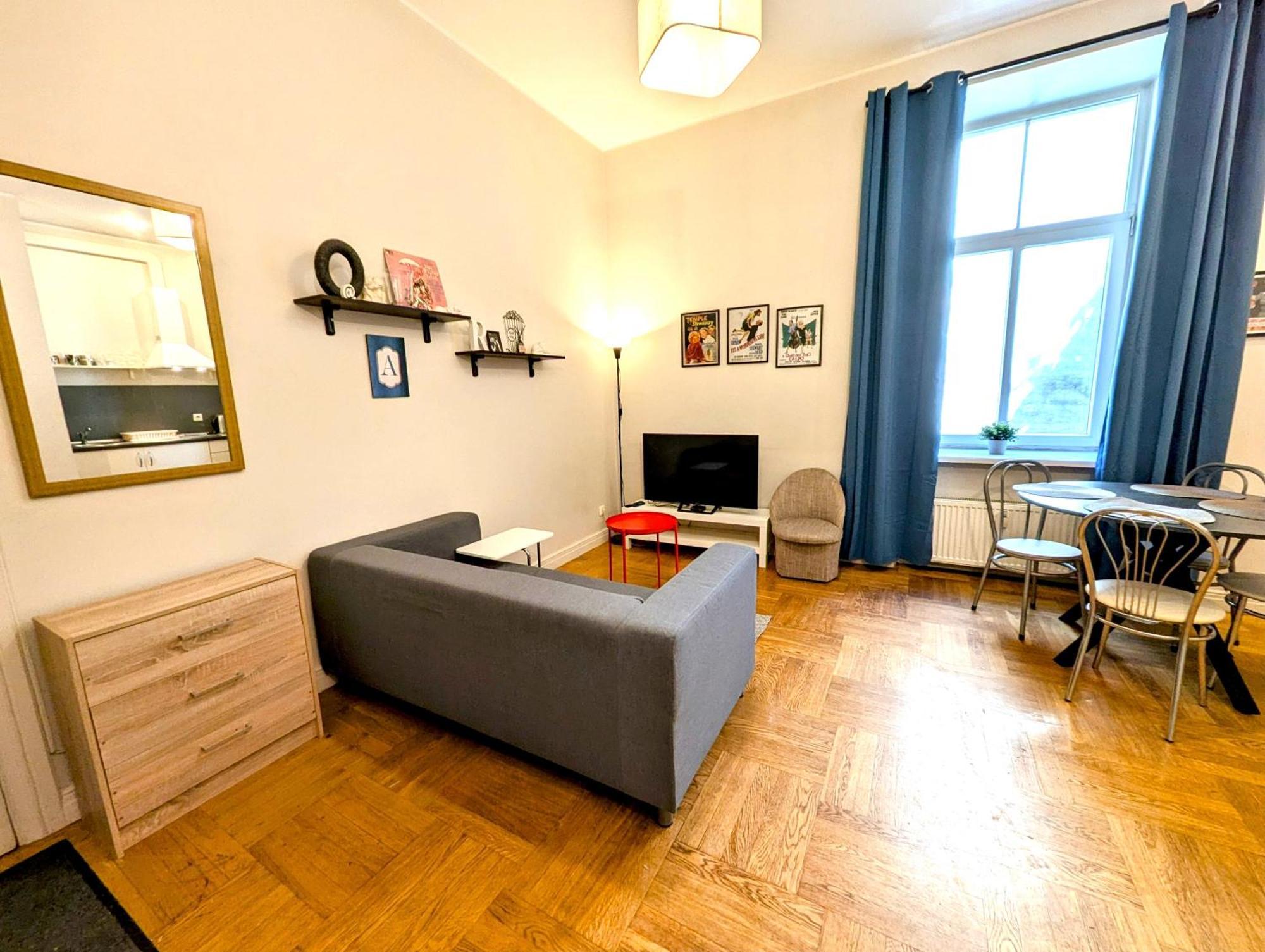Dzirnavu Downtown In Center Apartment